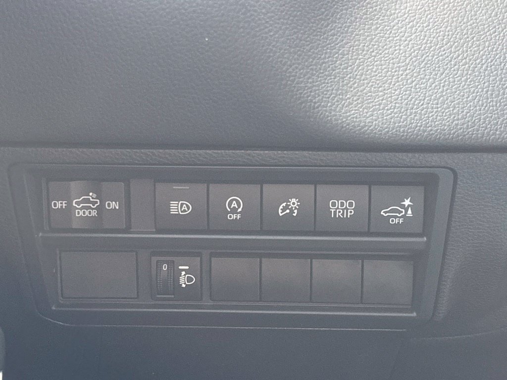 Used 2026 Toyota Tundra Limited AWD/4WD image 26