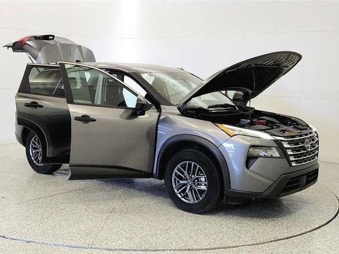 Used 2024 Nissan Rogue S FWD image 9