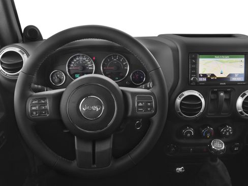 Used 2016 Jeep Wrangler Sahara w/ Connectivity Group AWD/4WD image 4