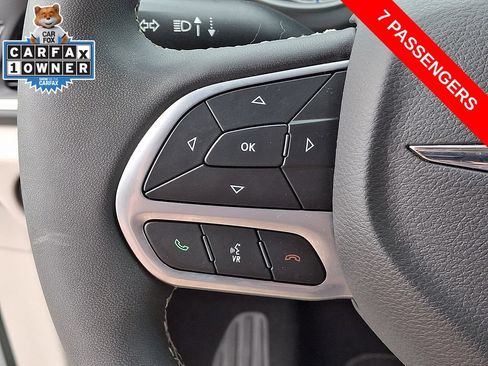 Used 2024 Chrysler Pacifica Touring-L FWD image 20