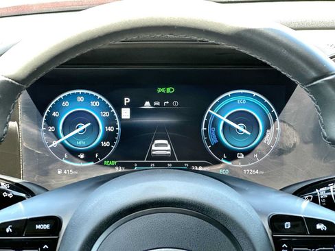 Used 2025 Hyundai Elantra SEL FWD image 19