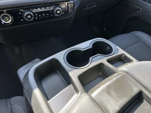 Used 2022 Chevrolet Silverado 1500 LT AWD/4WD image 24