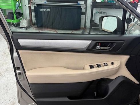 Used 2016 Subaru Outback 2.5i Premium image 19