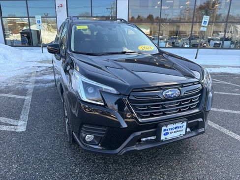 Used 2023 Subaru Forester Premium image 12