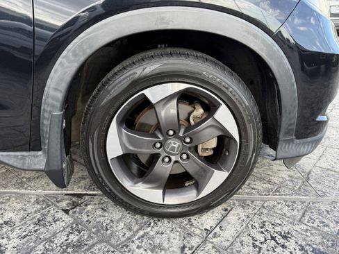 Used 2018 Honda HR-V EX image 9