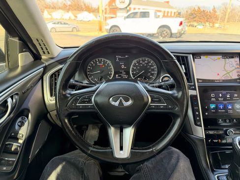 Used 2018 INFINITI Q50 Sport w/ Sensory Package (Sport) RWD image 17