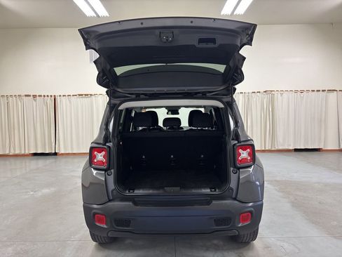 Used 2021 Jeep Renegade Latitude AWD/4WD image 23