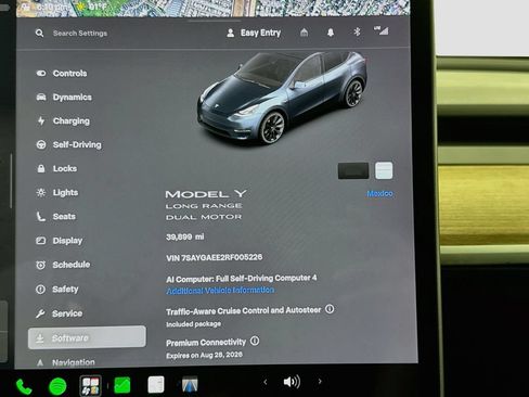 Used 2024 Tesla Model Y Long Range AWD/4WD image 12