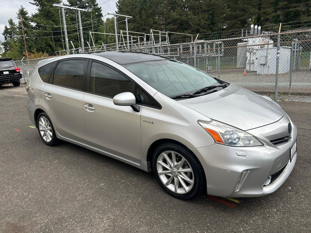 Used 2012 Toyota Prius V Five FWD image 3