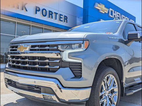 Used 2023 Chevrolet Silverado 1500 LTZ w/ Technology Package AWD/4WD image 12