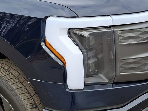 Used 2023 Ford F150 Lightning Lariat image 12