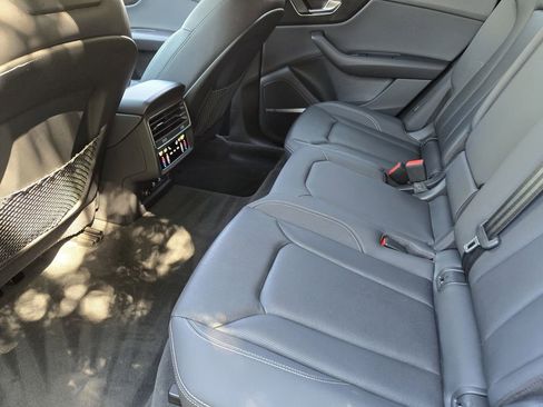 Certified 2022 Audi Q8 Premium Plus w/ Premium Plus Package image 38