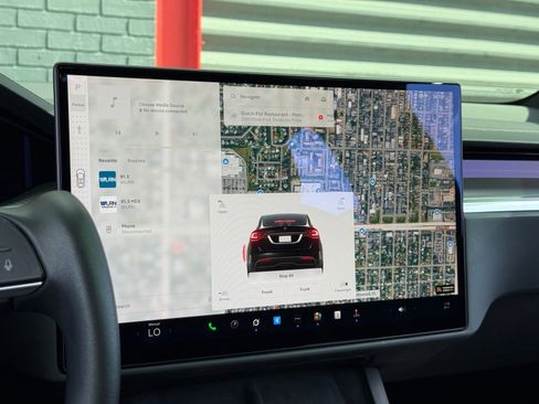 Used 2022 Tesla Model X Plaid image 22