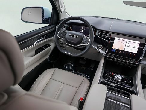 Used 2022 Jeep Wagoneer Series III w/ Premium Group I image 31