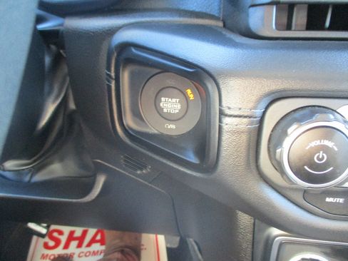 Used 2024 Jeep Wrangler Rubicon image 7