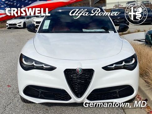 New 2025 Alfa Romeo Stelvio Sprint AWD/4WD image 3