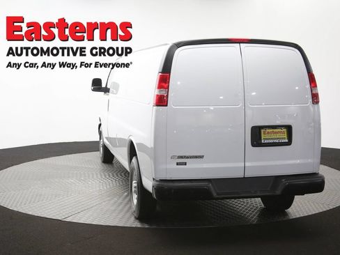 Used 2019 Chevrolet Express 2500 Extended RWD image 33