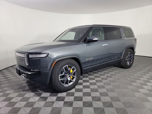 Used 2023 Rivian R1S Adventure image 1