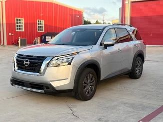 Used 2025 Nissan Pathfinder SV FWD video 1