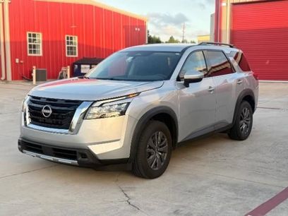 Used 2025 Nissan Pathfinder SV