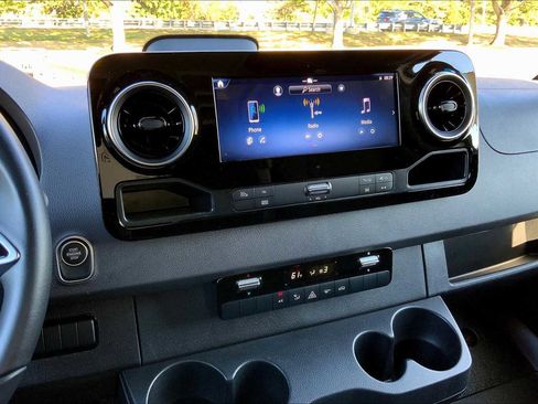 Certified 2025 Mercedes-Benz Sprinter 2500 image 6