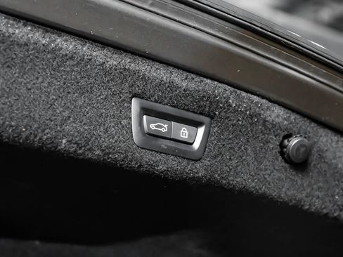 Used 2018 BMW 750i xDrive AWD/4WD image 59