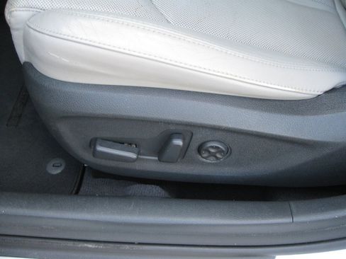 Used 2015 Hyundai Sonata Limited w/ Option Group 05 FWD image 15