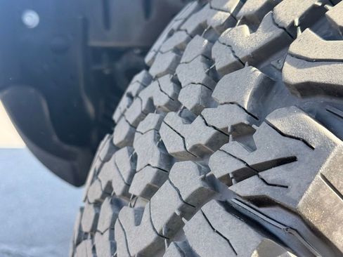 Used 2025 Jeep Wrangler Willys image 42