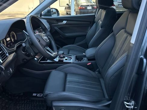 Used 2024 Audi Q5 e Premium Plus w/ Premium Plus Package image 17