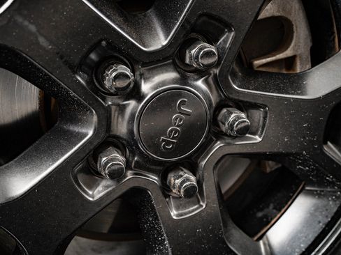 Used 2022 Jeep Wrangler Willys image 8