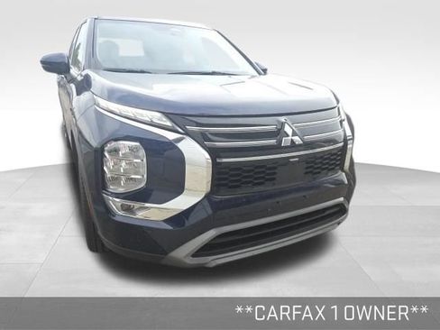 Used 2025 Mitsubishi Outlander SE AWD/4WD image 2