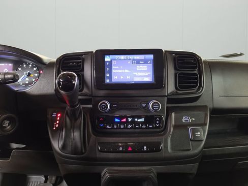 Used 2025 RAM ProMaster 2500 w/ Convenience Group FWD image 19