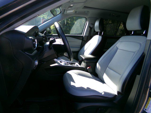 Used 2021 Ford Explorer XLT w/ Equipment Group 202A AWD/4WD image 13
