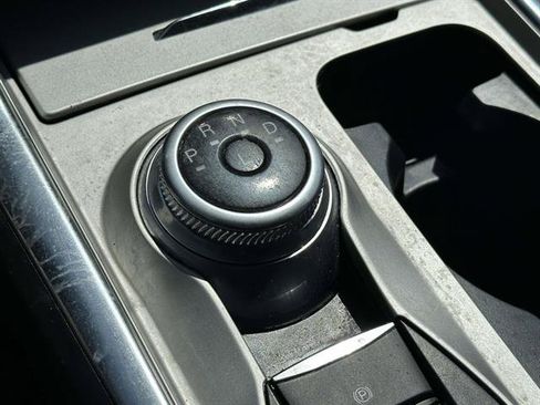 Used 2022 Ford Explorer XLT w/ Equipment Group 202A AWD/4WD image 41