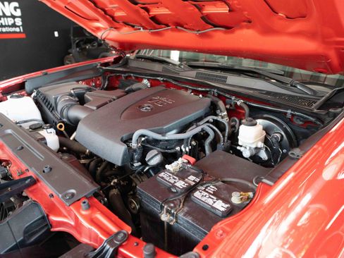 Used 2022 Toyota Tacoma TRD Sport AWD/4WD image 32
