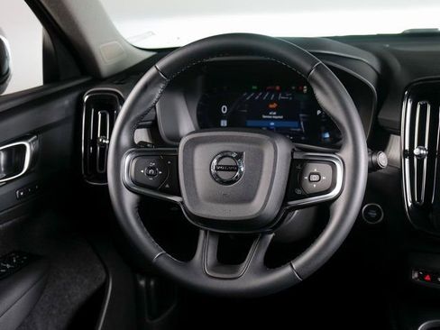Used 2025 Volvo XC40 B5 Plus AWD/4WD image 12