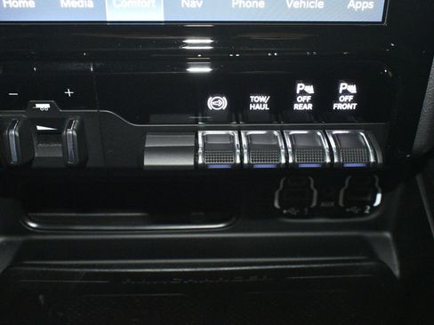 Used 2022 RAM 2500 Laramie AWD/4WD image 40