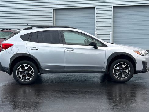 Used 2019 Subaru Crosstrek 2.0i w/ Eyesight System image 3