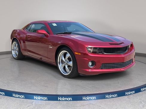Used 2010 Chevrolet Camaro SS w/ Black Stripe Package RWD image 4