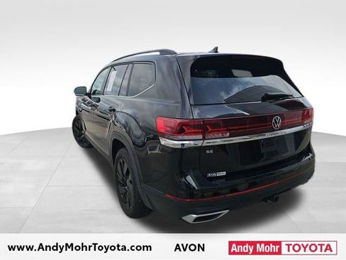 Used 2025 Volkswagen Atlas SE image 4