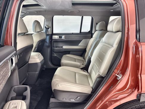 Certified 2025 Hyundai Santa Fe Calligraphy FWD image 25