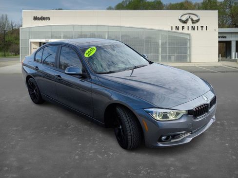 Used 2018 BMW 320i xDrive Sedan image 2