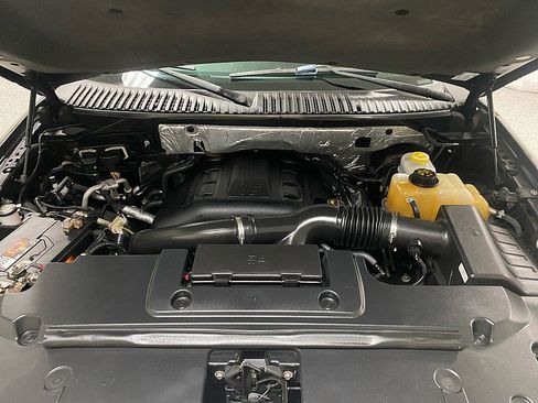 Used 2016 Ford Expedition EL XLT image 17