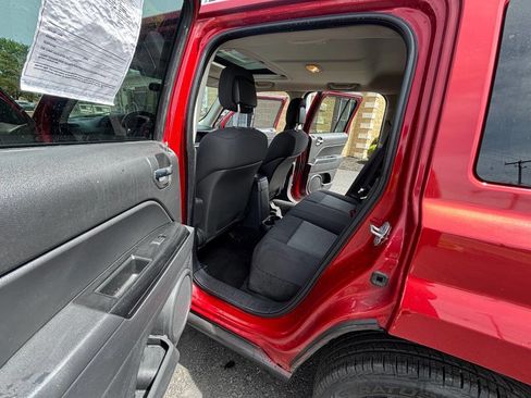 Used 2010 Jeep Patriot Latitude AWD/4WD image 11