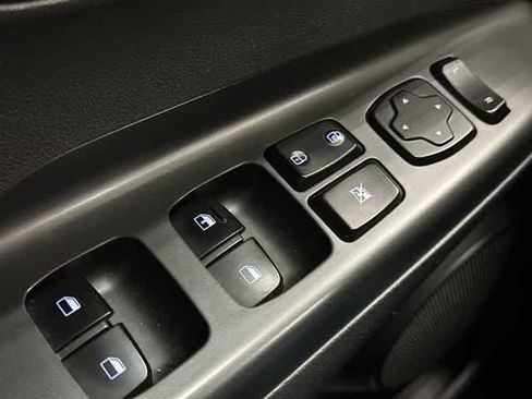 Used 2019 Hyundai Kona SE AWD/4WD image 20