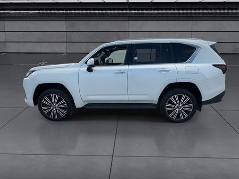 Used 2024 Lexus LX 600 4WD w/ Luxury Package image 5