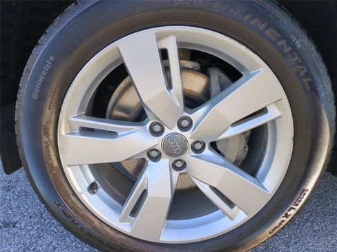 Used 2018 Audi Q5 2.0T Premium Plus w/ Premium Plus Package image 22