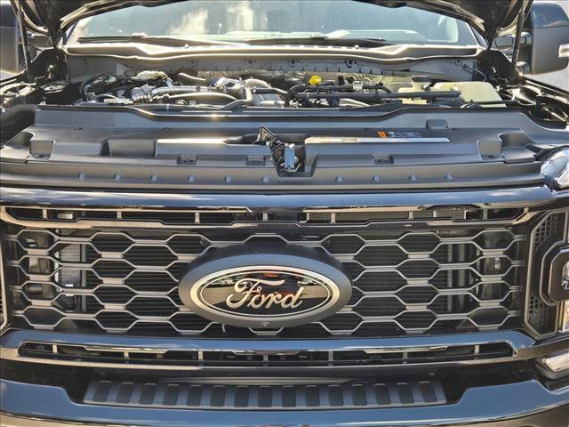 New 2026 Ford F250 Lariat w/ Black Appearance Package AWD/4WD image 17