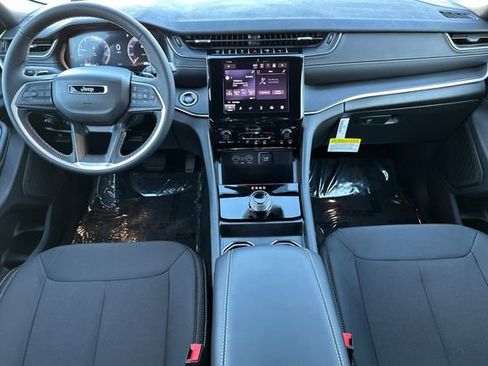 New 2025 Jeep Grand Cherokee Laredo X image 5