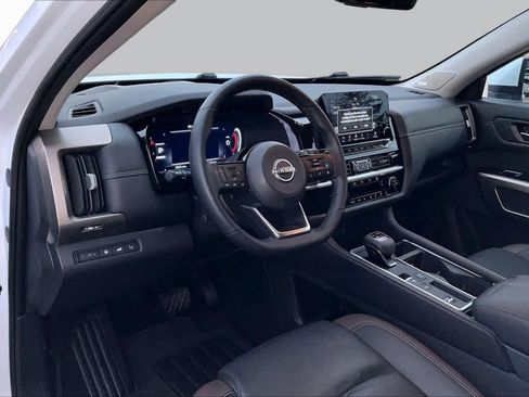 Used 2025 Nissan Pathfinder Platinum w/ Cargo Package FWD image 18